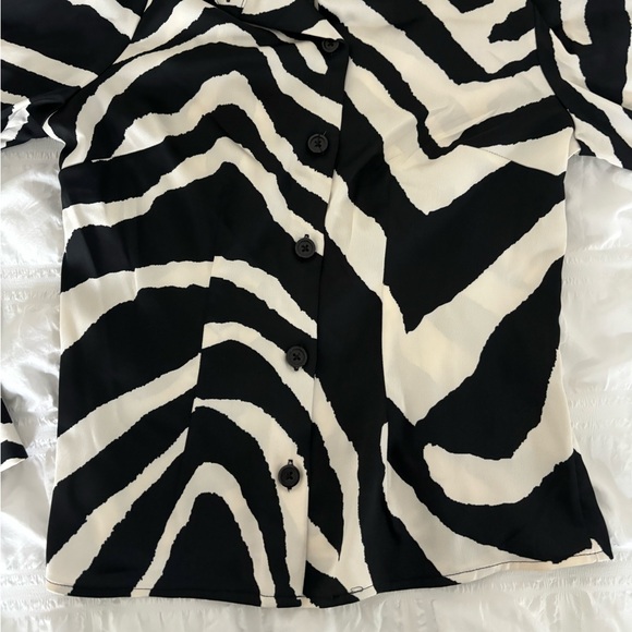 Zebra print blouse - Picture 4 of 6